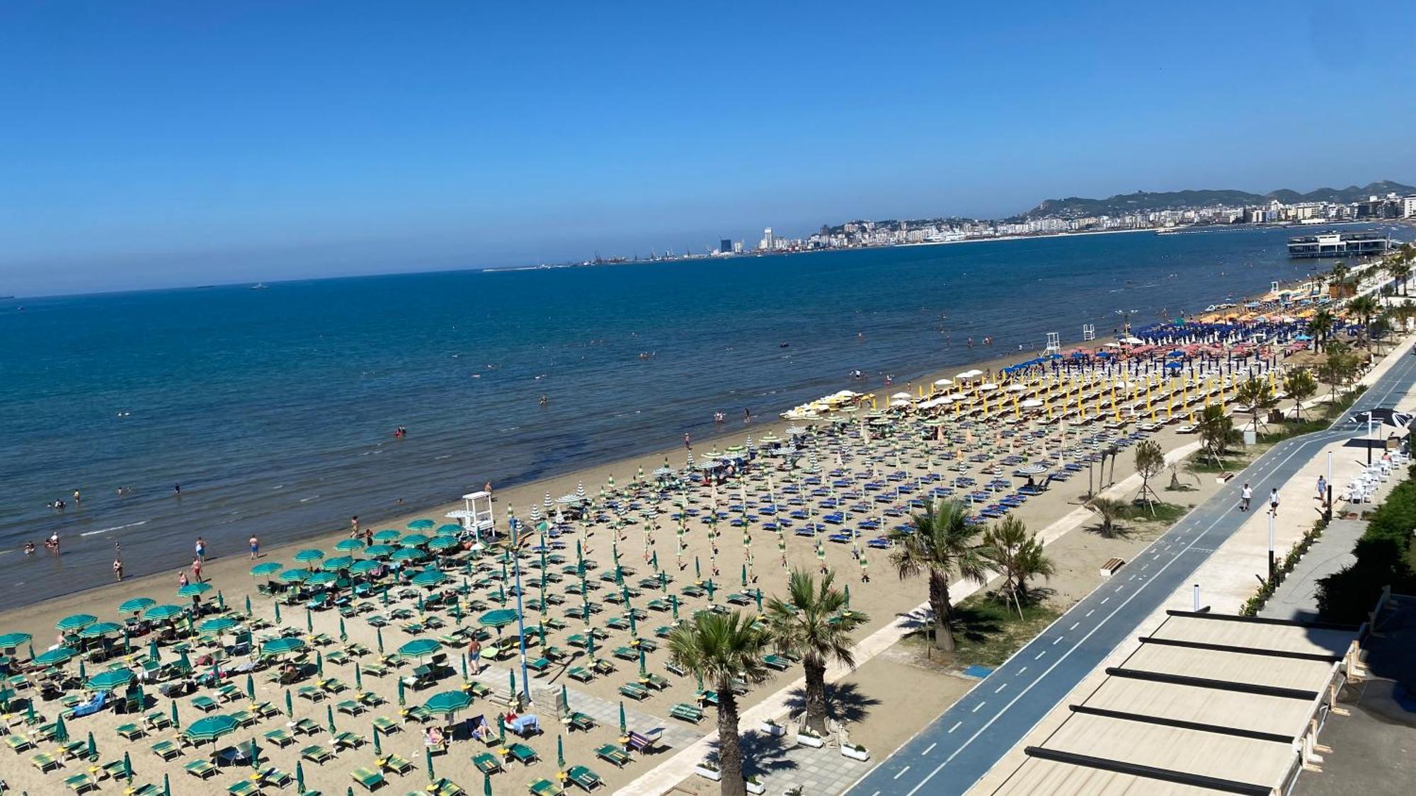 Wave Beachfront Leilighetshoteller Durrës