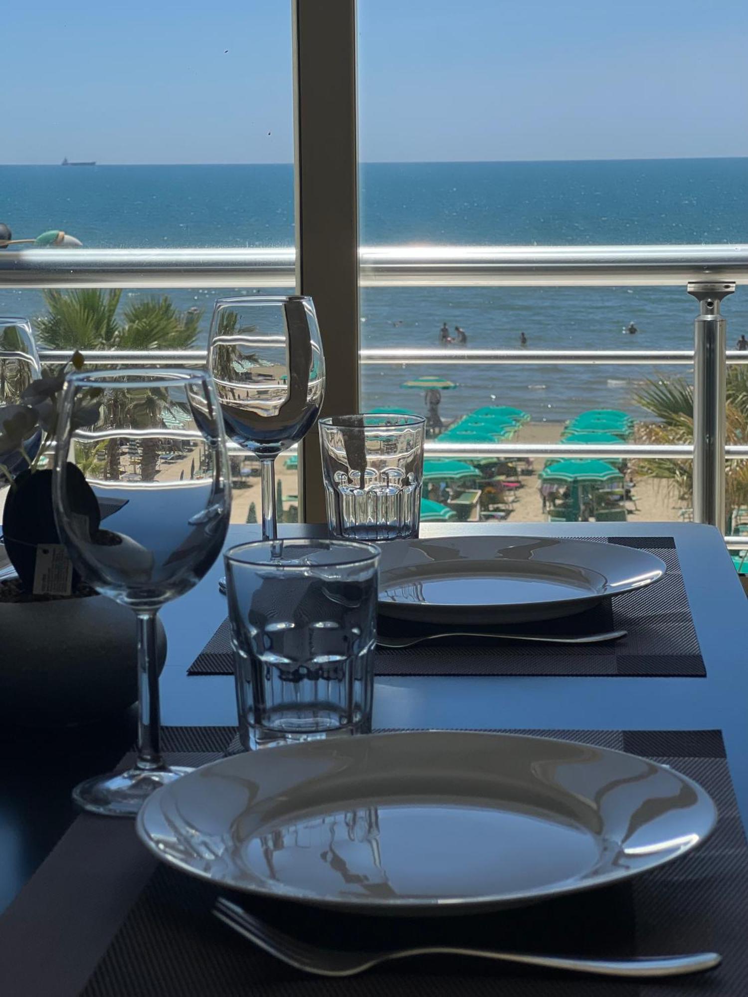 Leilighetshoteller Wave Beachfront Durrës